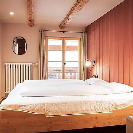 Stubn In Der Frasdorfer Huette * 弗拉斯多夫